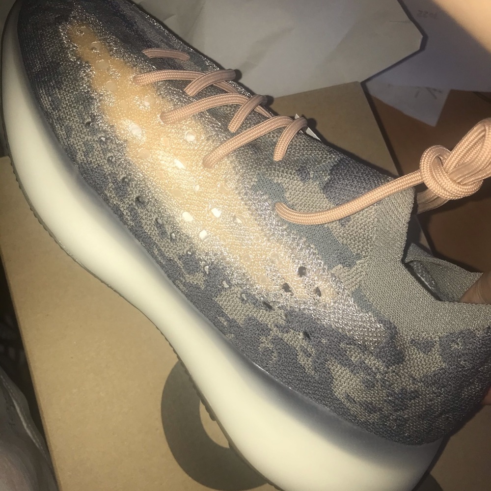Yeezy Mist 380 size 11